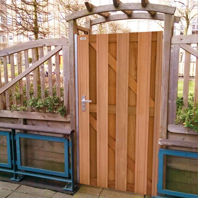 Kempas FSC tuindeur recht 41x900x1800mm V-groef / RVS bc