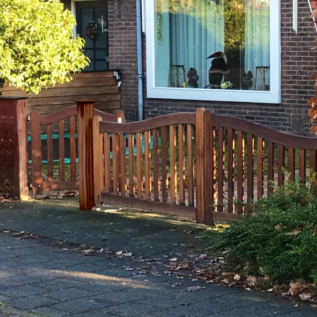 Bangkirai tuinpoort "Luxe" golf (enkel) 45x950x850mm incl. beslag bc